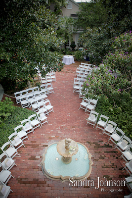 Best Courtyard Lake Lucerne - IW Phillips House Wedding photographer - Sandra Johnson (SJFoto.com)